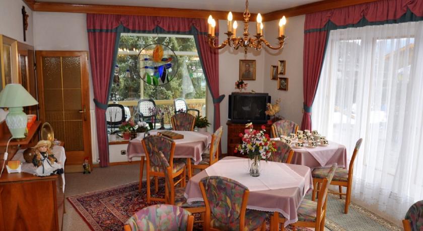 Fruehstueckspension Haus Golker Seeboden Bagian luar foto