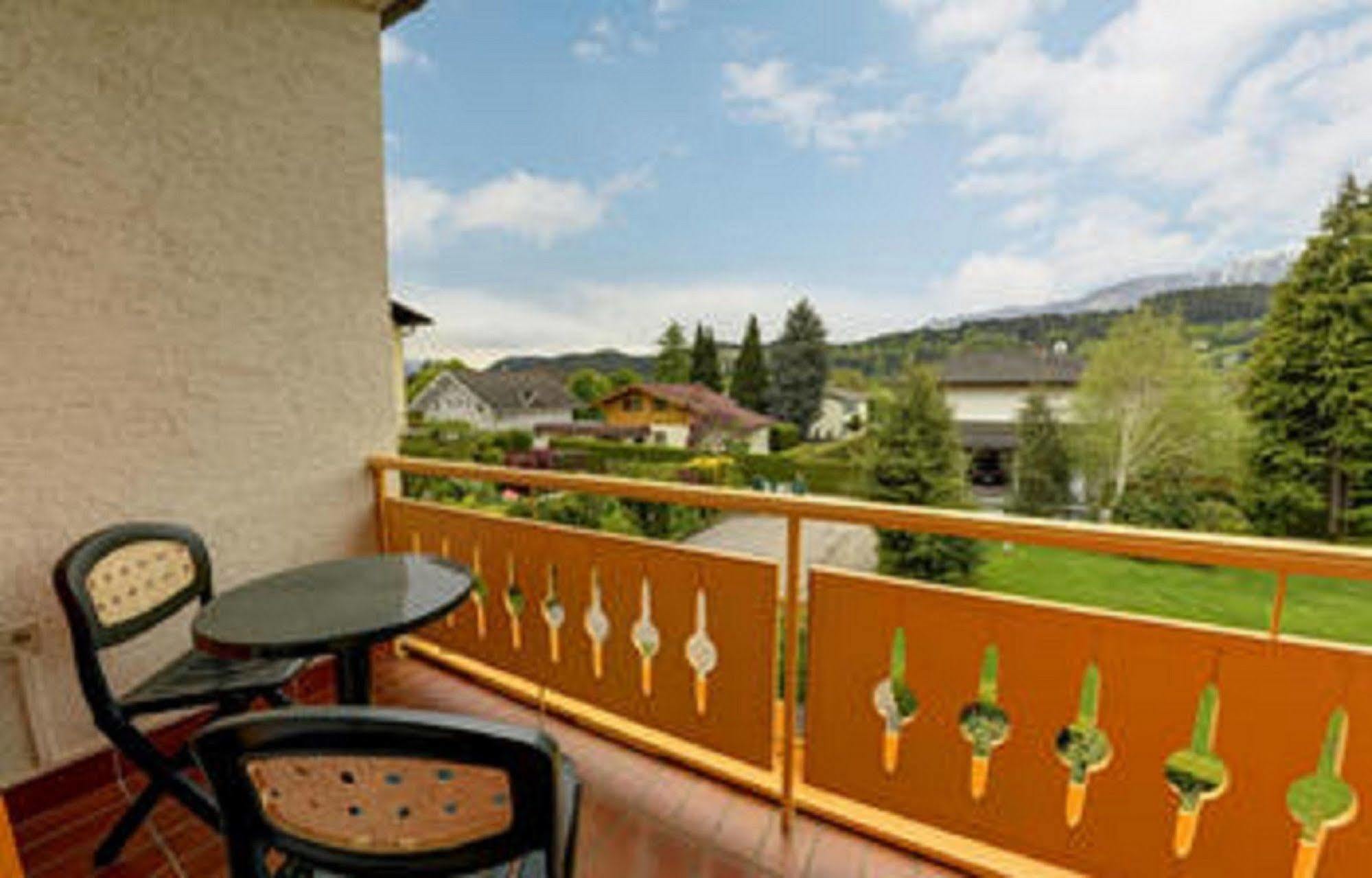Fruehstueckspension Haus Golker Seeboden Bagian luar foto