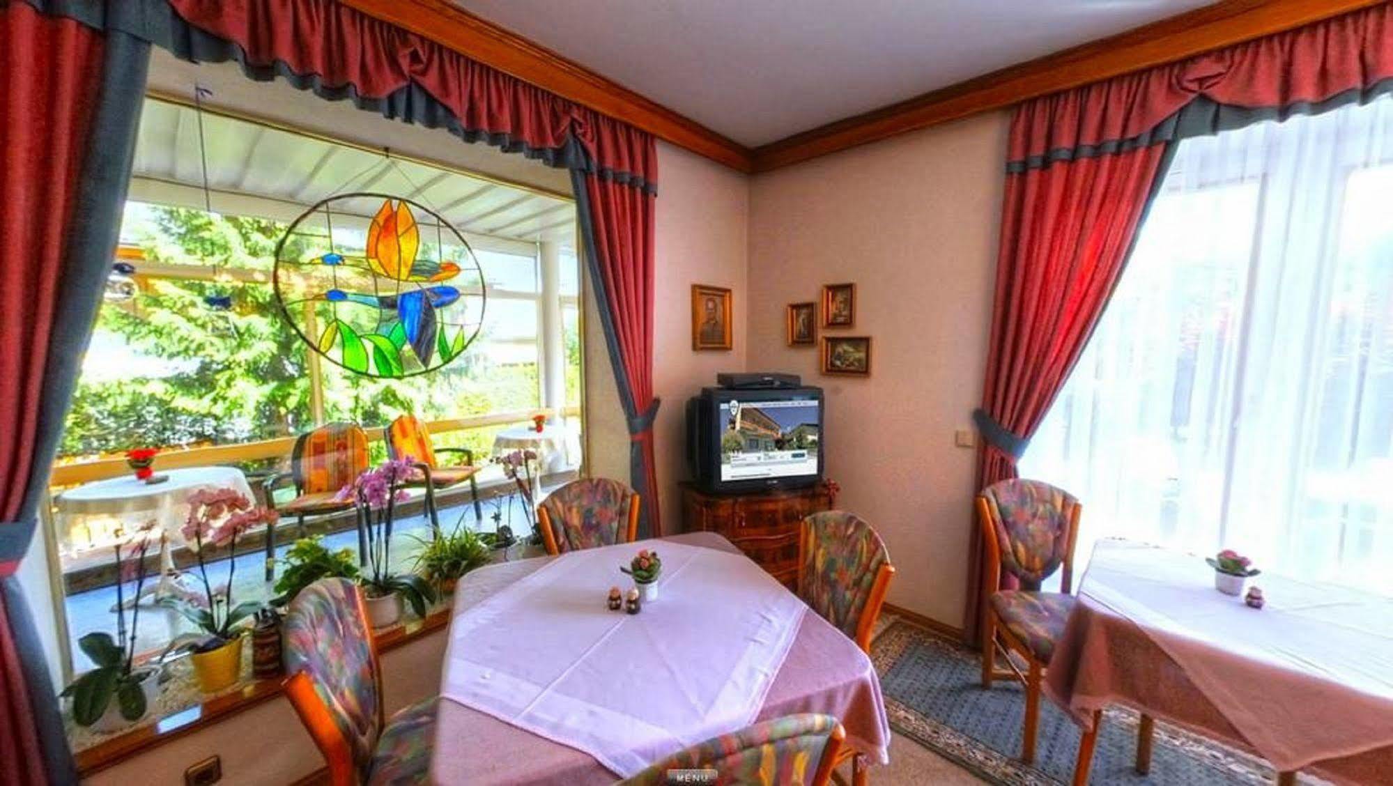 Fruehstueckspension Haus Golker Seeboden Bagian luar foto